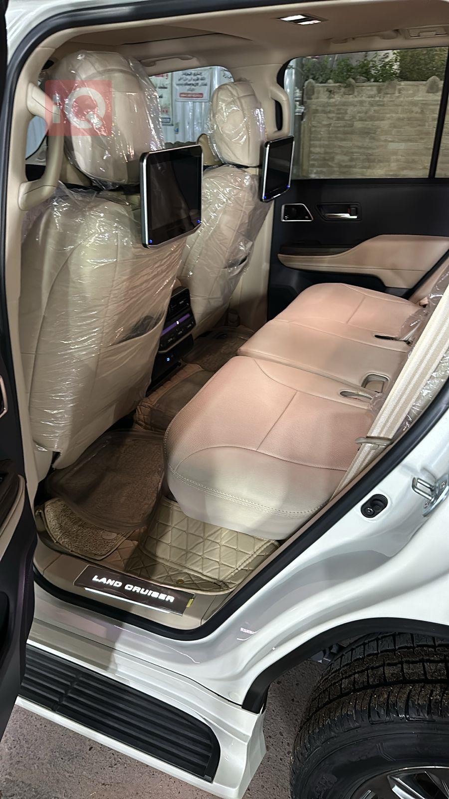 تويوتا لاندكروزر